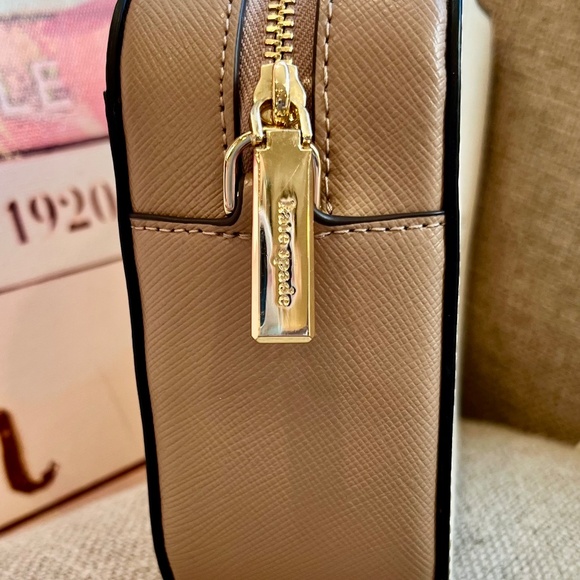 Kate Spade 🎁Cream and Brown Crossbody Camera Bag NWT🎁 Gift Ready - Picture 12 of 12